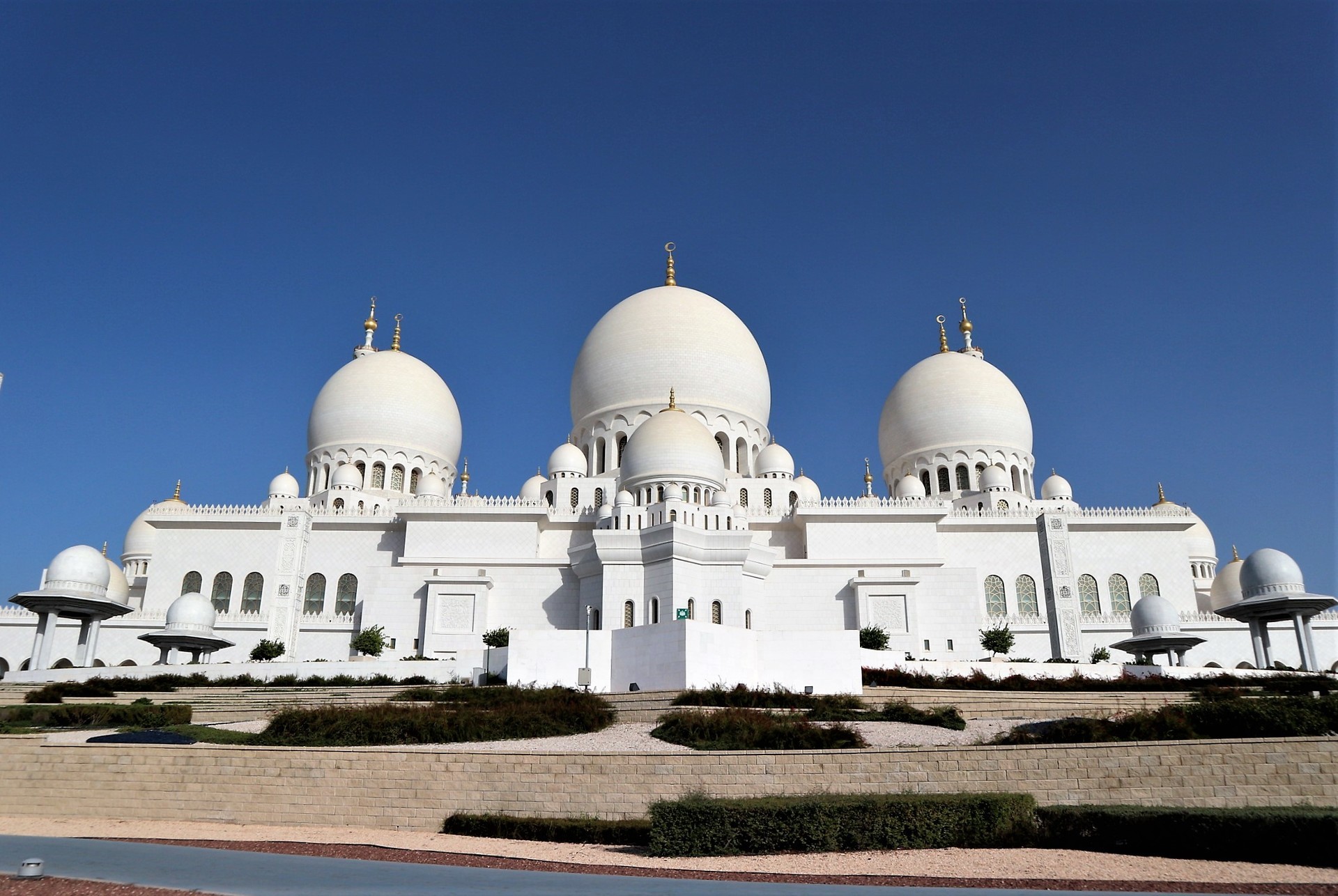 海外おすすめスポット 豪華 圧巻 美麗荘厳 アブダビのシェイク ザイード グランド モスク まゅとすのブログ